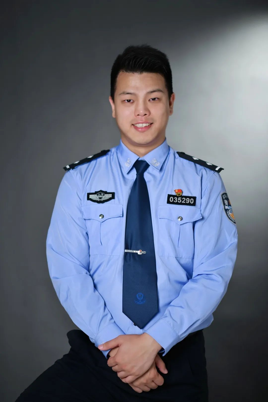 虹口公安分局交警支队 周向安