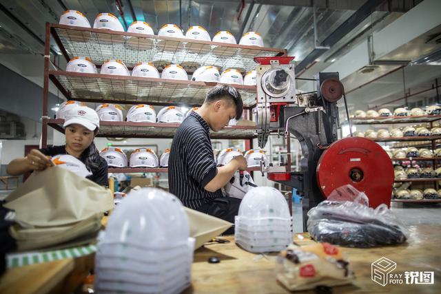 探访风暴中心头盔厂订单爆了工厂24小时日夜开工