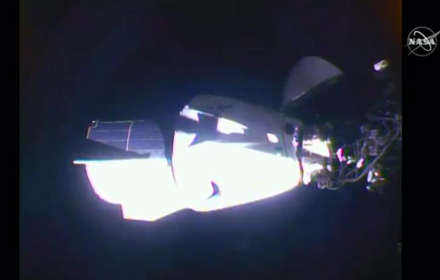 【虎嗅早报】SpaceX龙飞船宇航员进入国际空间站;全美至少40城宵禁 【虎嗅早报】SpaceX龙飞船宇航员进入国际空间站;全美至少40城宵禁