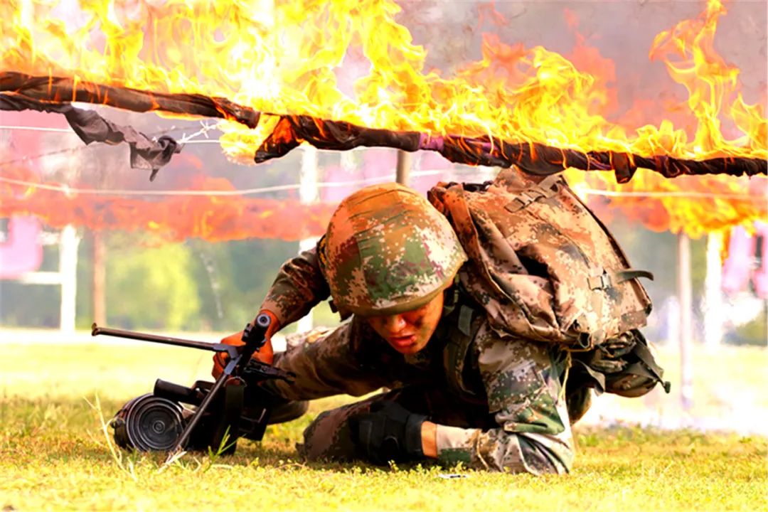 儿童节欢迎来到军营迪士尼