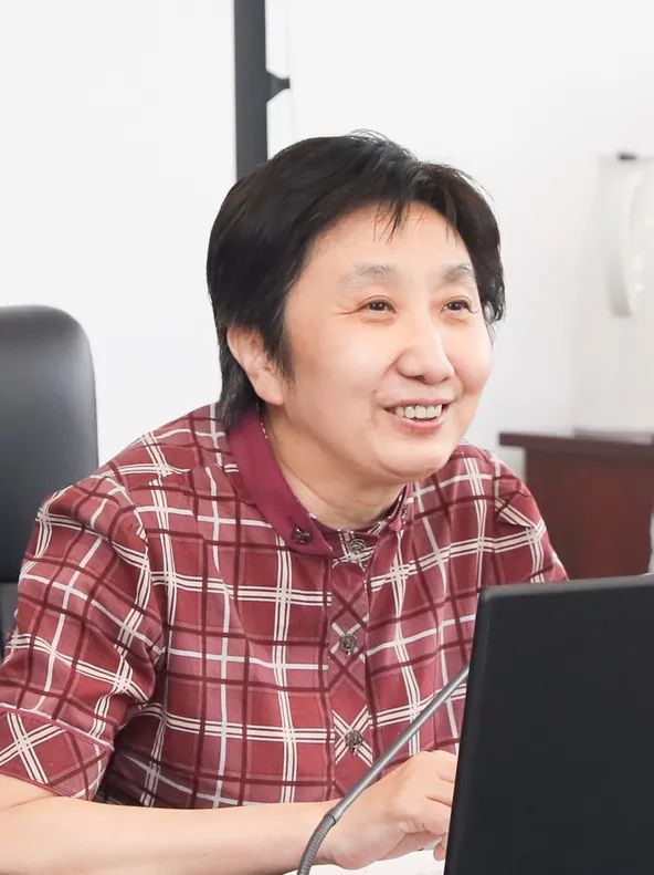 复旦大学党委常委会暨党委理论学习中心组传达学习全国"两会"精神