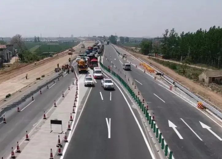 京台高速山东段改扩建项目泰安至枣庄段完成第一阶段施工转序工作