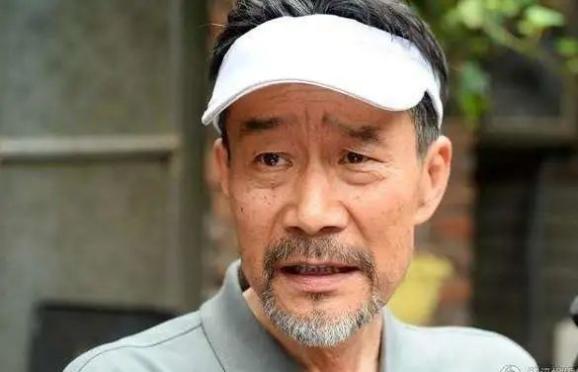 李雪健癌症拒绝住院没钱治病想放弃治疗现在竟成了这样