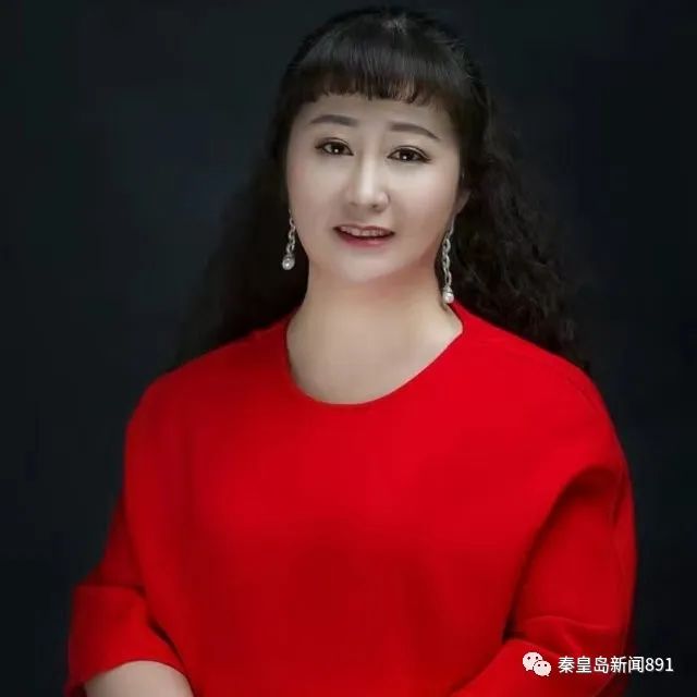 秦皇岛婚礼主持人图片