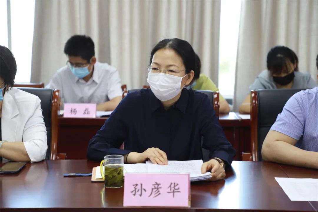 市法律援助中心主任孙彦华在讲话中深入分析了当前法律援助工作面临的