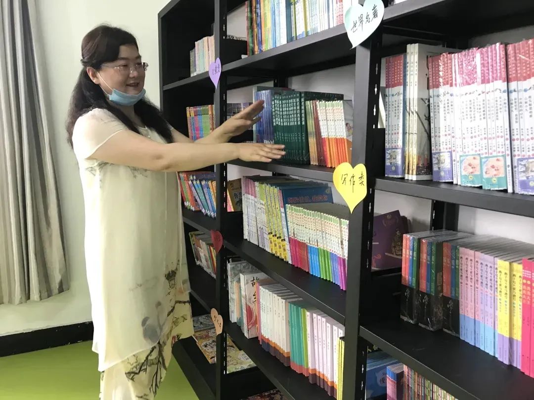 "六一"节前夕,湖北黄石的西塞中学(小学部)和大王镇中庄完全小学收到