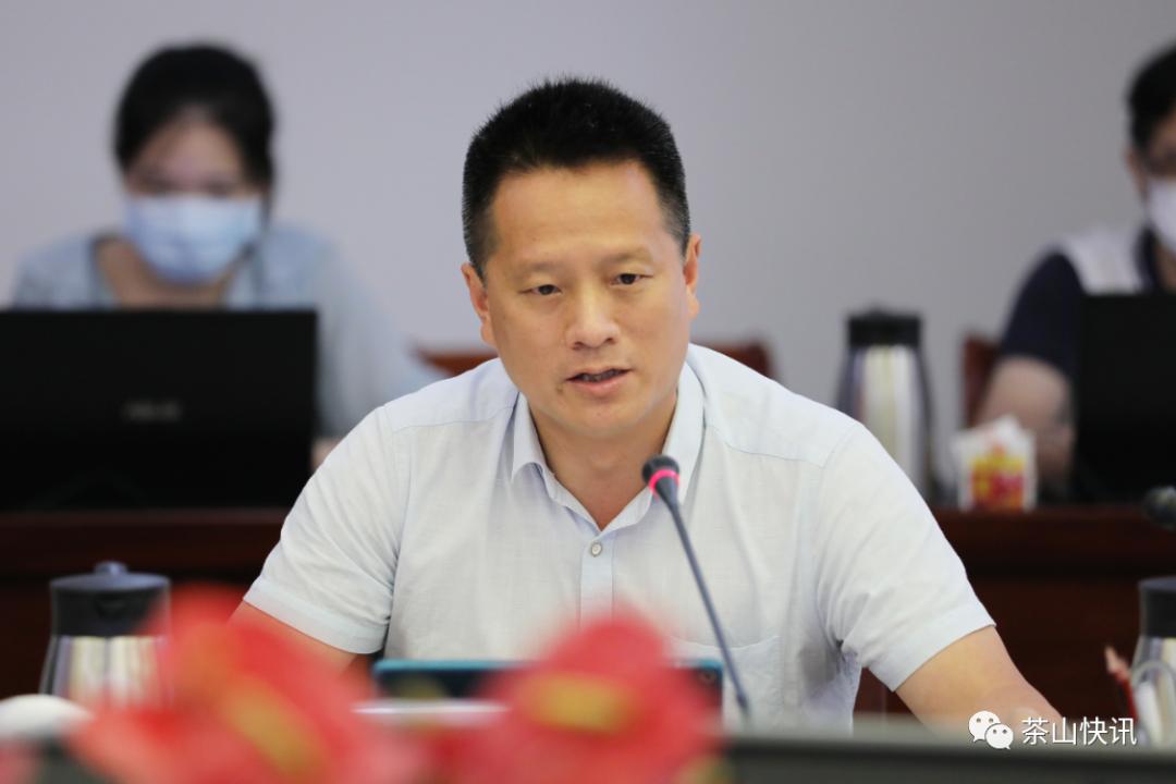 镇人大主席汤锡祥,镇委委员谢庆春在会上发言会议强调,学习好全国