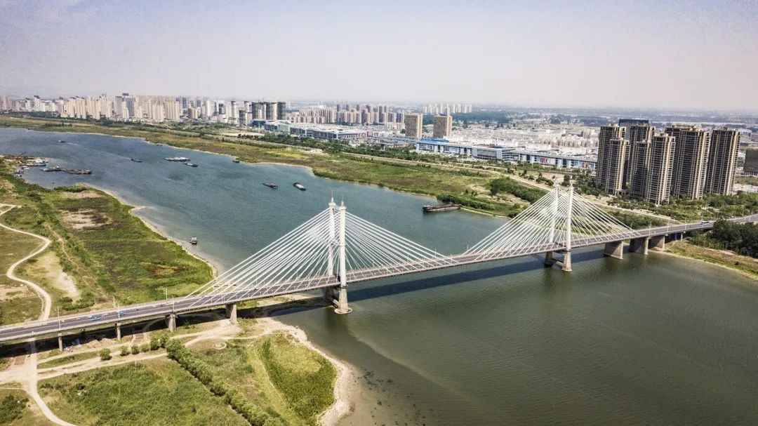 8月15日解放路淮河公路桥开始进入维修加固施工6月1日开始,2020-06-03