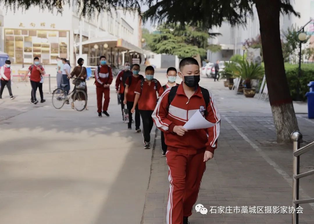 藁城一中第三志愿者小队:贾英朝藁城九中初中部第四志愿者小队:高立斌