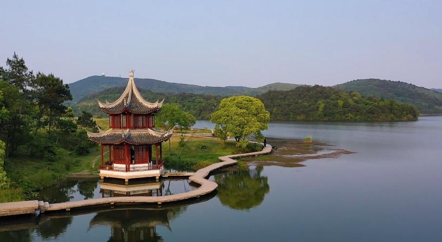 移步至無想山天池感受山谷幽幽,空谷傳響的靜謐度過有情有味的寧靜