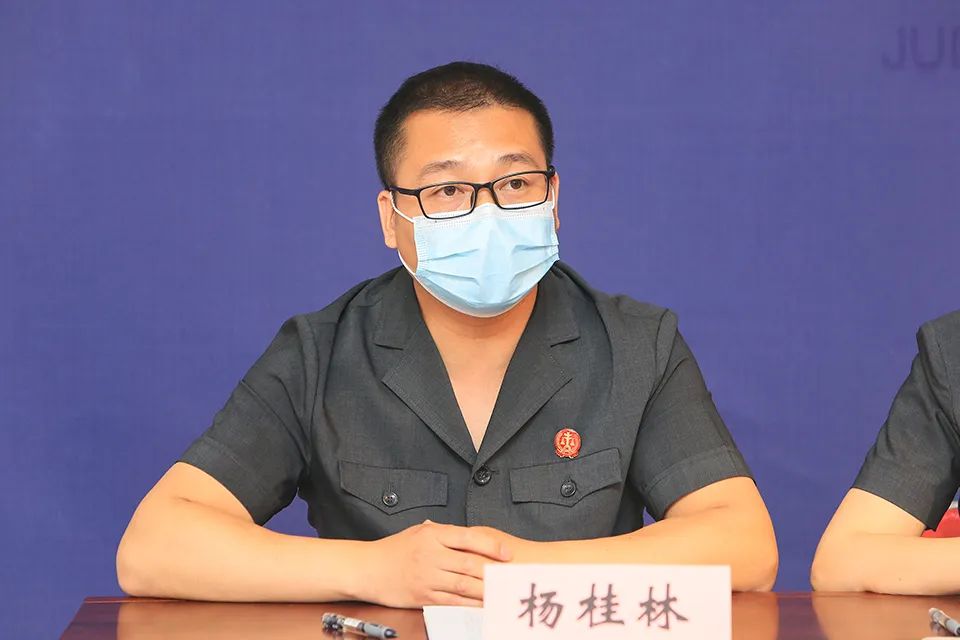 北京西城法院倡议离异人士行使探望权应以孩子利益最大化为原则