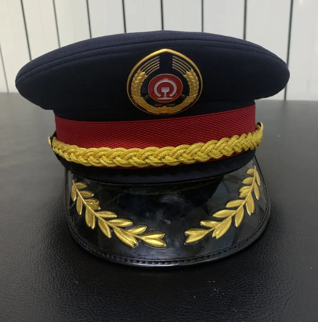 铁路制服的服装样式2015式白色制服正式"退役"此次换装标志着1717