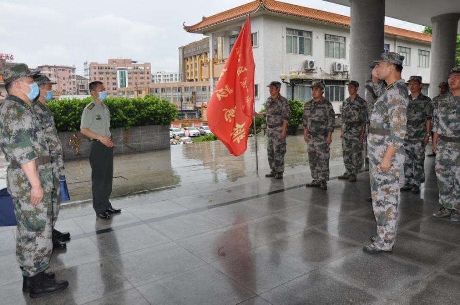 江门军分区领导到蓬江区检查推进民兵整组工作