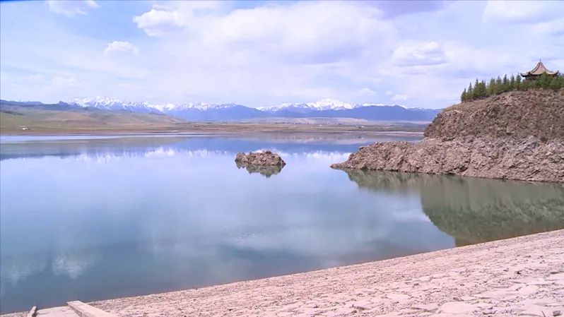 用水,防汛等工作,并实地查看金川河韩家峡水库坝址及项目建设情况