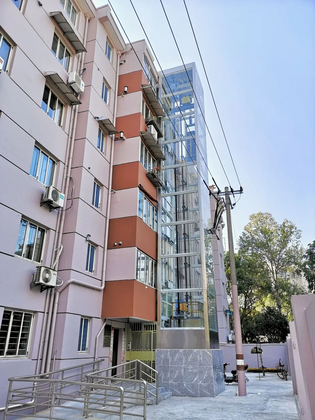 嘉钟花苑25号楼既有多层住宅加装电梯建设单位(个人)上海市嘉定区嘉钟