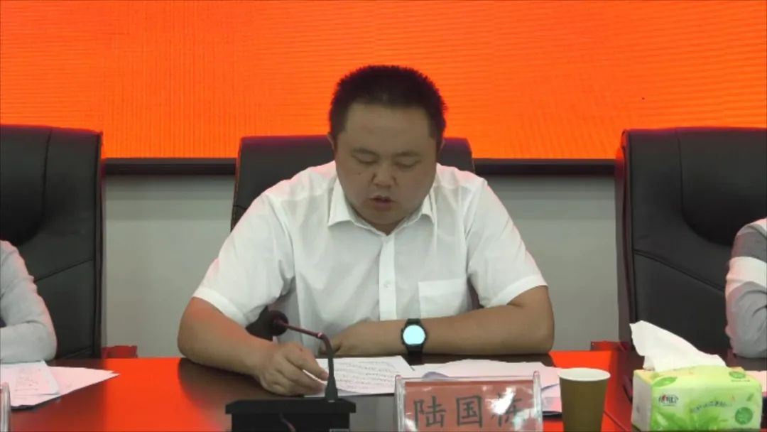 紫云12名特约监察员上岗履职