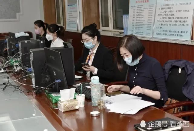 在这场攸关生死的战"疫"中,王晨曦以市委宣传部新