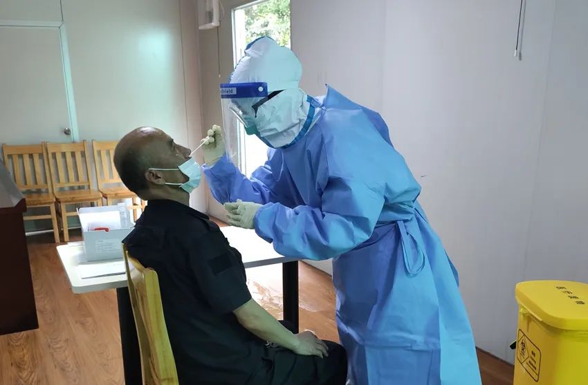 便民举措个人核酸检测温馨提示提前12天预约做好充分准备注意个人防护