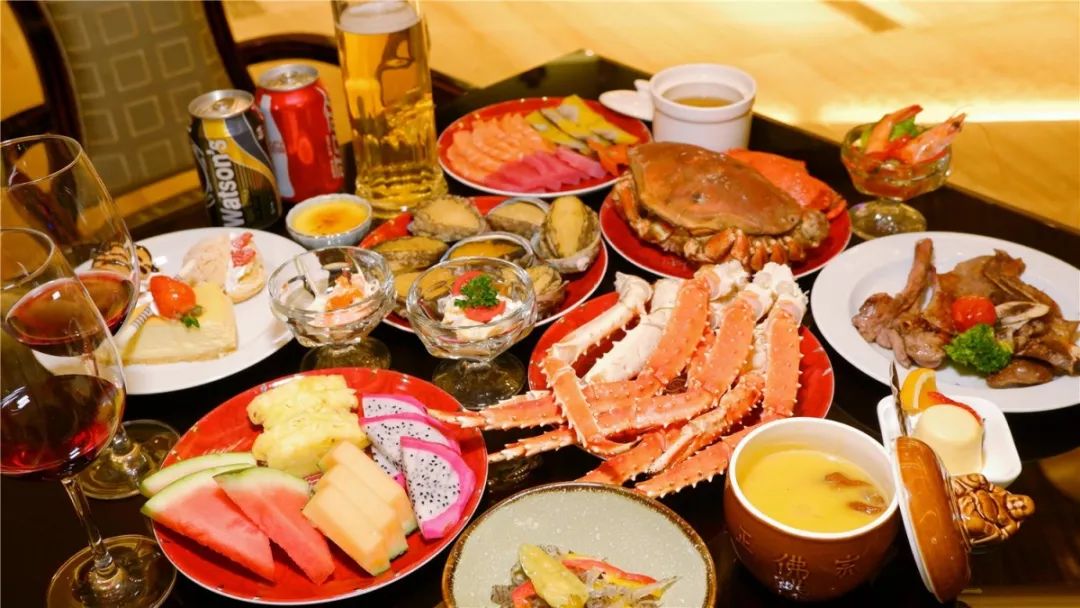 上周,上海星河湾酒店的晚市自助餐也正式开启.