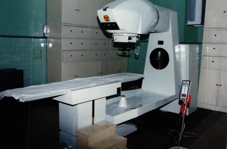 同年,放射治疗科新机房也相继落成,象征着十院的放射治疗从二维时代