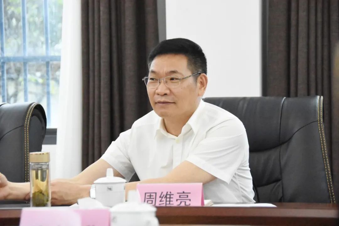 周维亮表示,武义县委县政府高度重视粮食工作,粮食系统干部职工工作