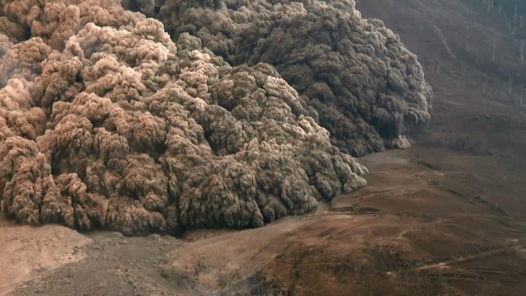 在這次滅頂之災中,先後共有6次火山碎屑流湧入,把整個城市埋了個嚴嚴