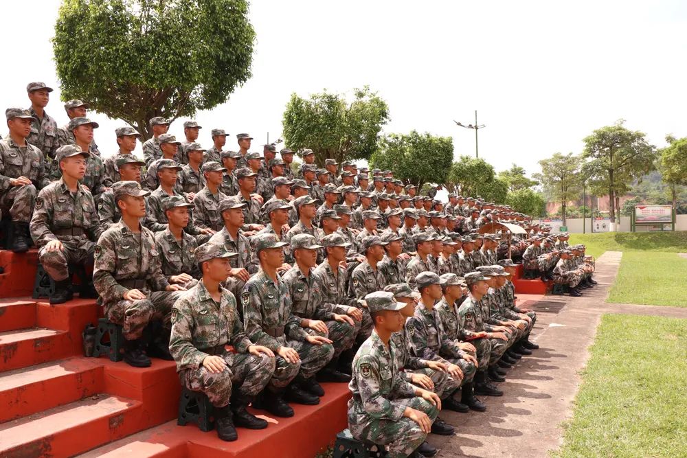 豪横!一个连队七人参加集训包揽前三,全部进入前十