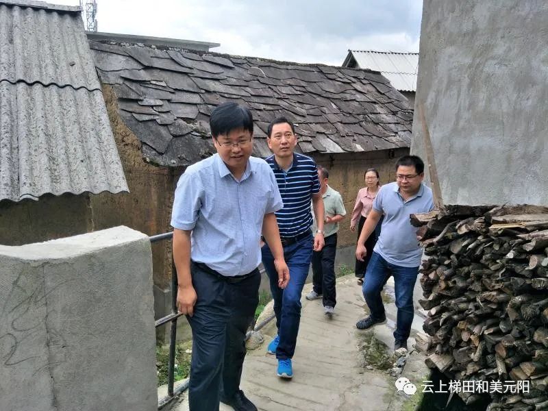 吴常禄到逢春岭乡大坪乡调研