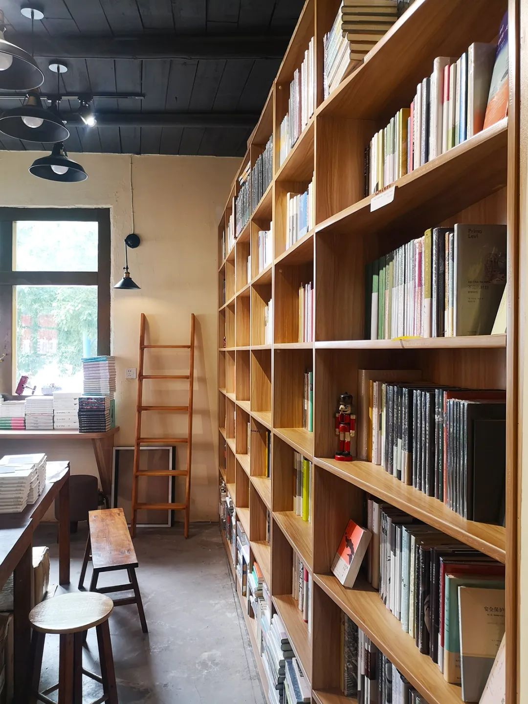 遇见大科城 || 河西必逛的独立书店,高颜值下藏有趣灵魂!