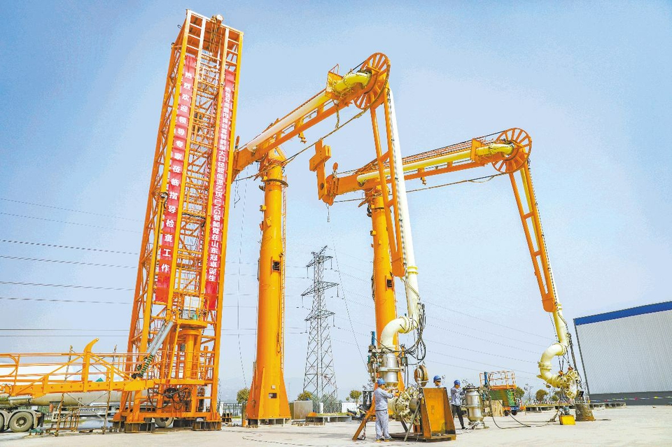 日照产国内首台大口径超低温lng装卸臂交付