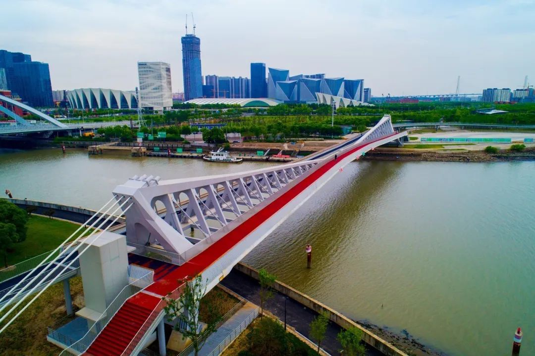 12座小桥12种曼妙一步一景的浦东滨江