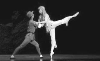 从《白毛女》到《义勇军进行曲》 ——日本松山芭蕾舞团的中国情结
