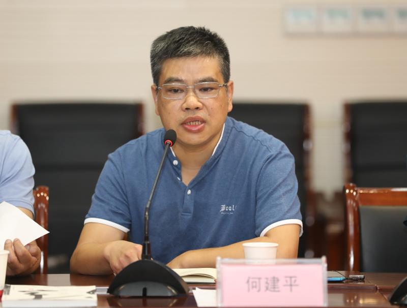 新时代市委讲师团成员 市发改局副局长何建平去年12月份,我代表市委