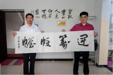 动态泽普县委书记刘四宏走访上海援疆教师驻地