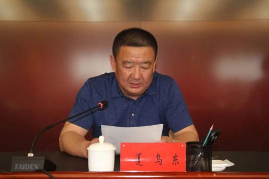 刘瑞杰在会上指出,这次准格尔旗委主要领导调整,是自治区党委和市委从