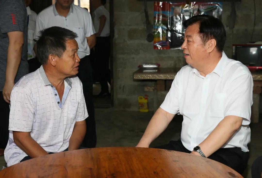 刘化龙67四种角色助力精准扶贫