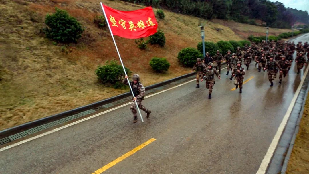 坚守英雄连授称35周年这个连庆有意义