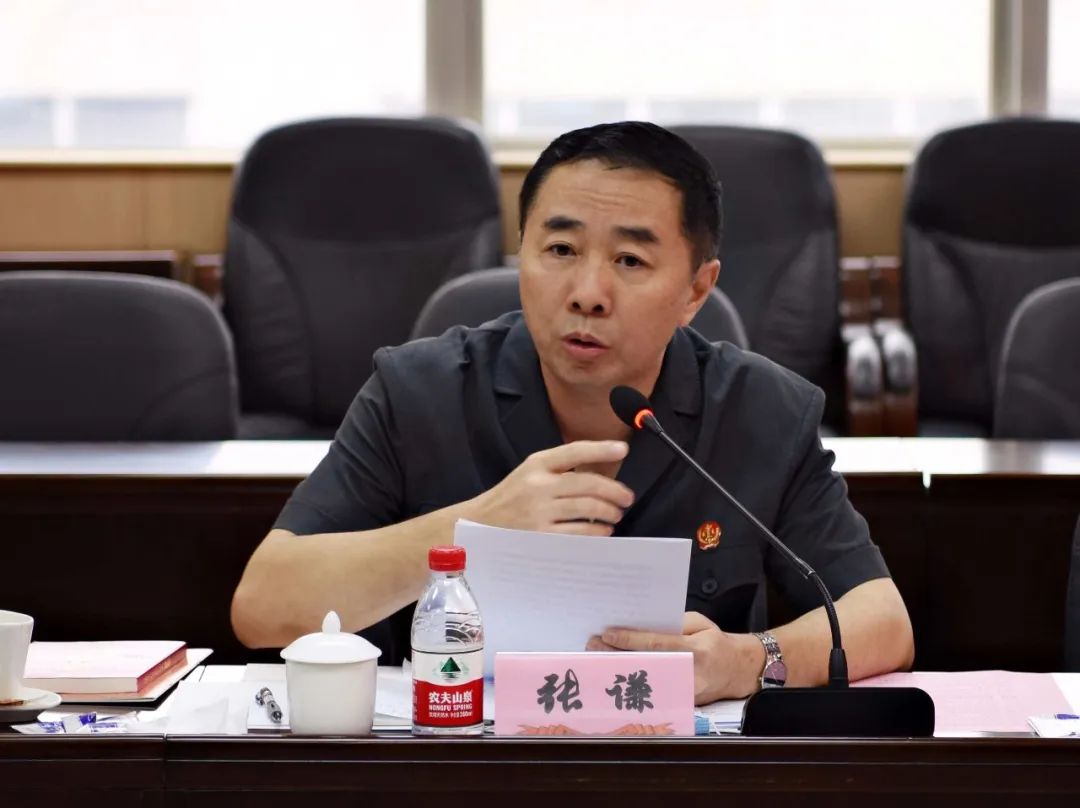 委员们的意见,建议后,张谦主任表示,十分感谢代表,委员们对深圳法院