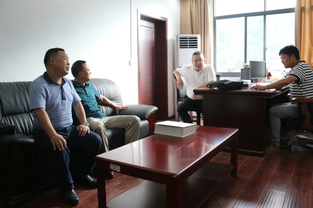 暖人心秦长春院长检查指导善感乡脱贫攻坚工作