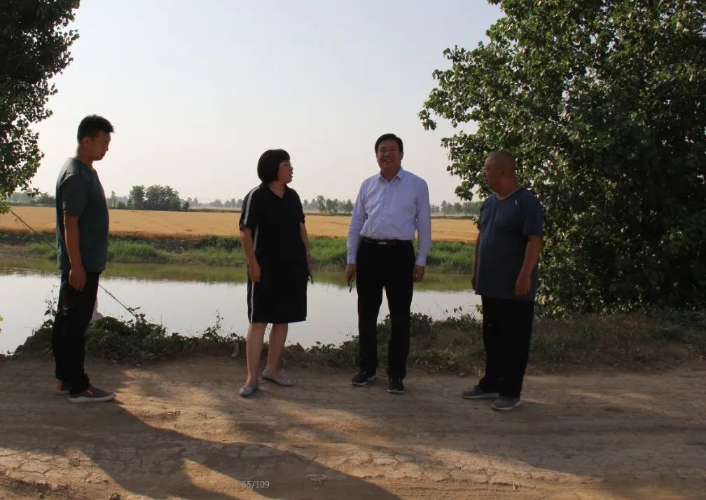 北澧新河县级河长康现芳35高温下徒步4公里巡河