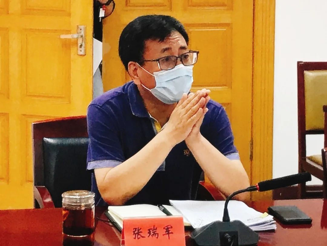 省委组织部部长黄树辉,团省委办公室主任李永琴,团市委书记张玮扬等陪