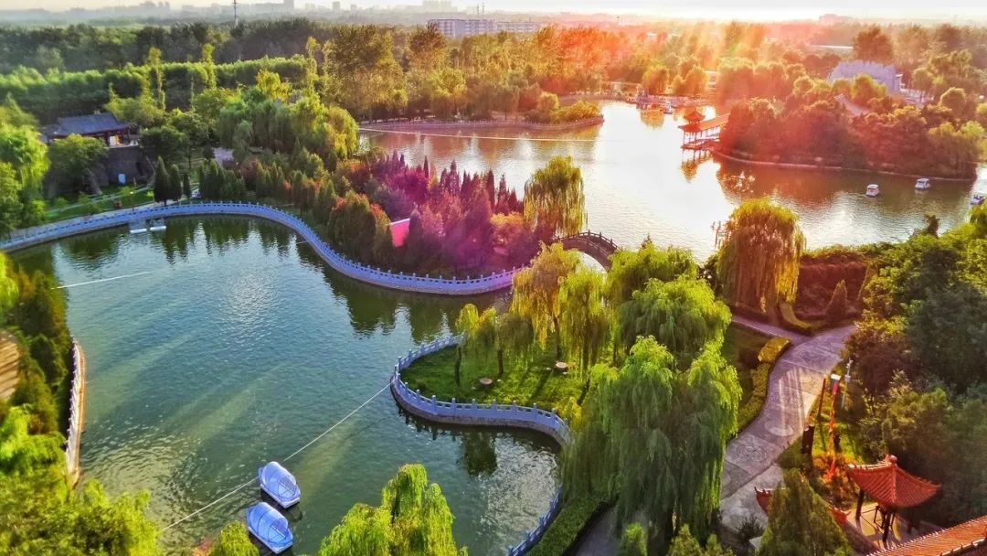 品美酒尝美食赏美景诗酒汾阳清香世界嗨购