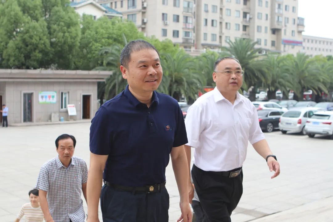 市人大常委会主任朱志杰一行来东阳法院调研指导工作