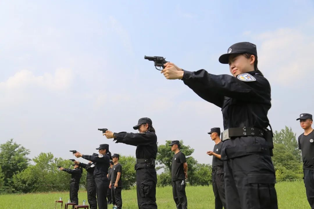 女民警训练图片