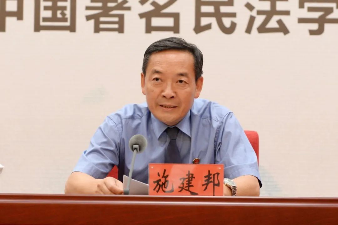 意见:讲座结束后,受王光辉检察长委托,施建邦就全省