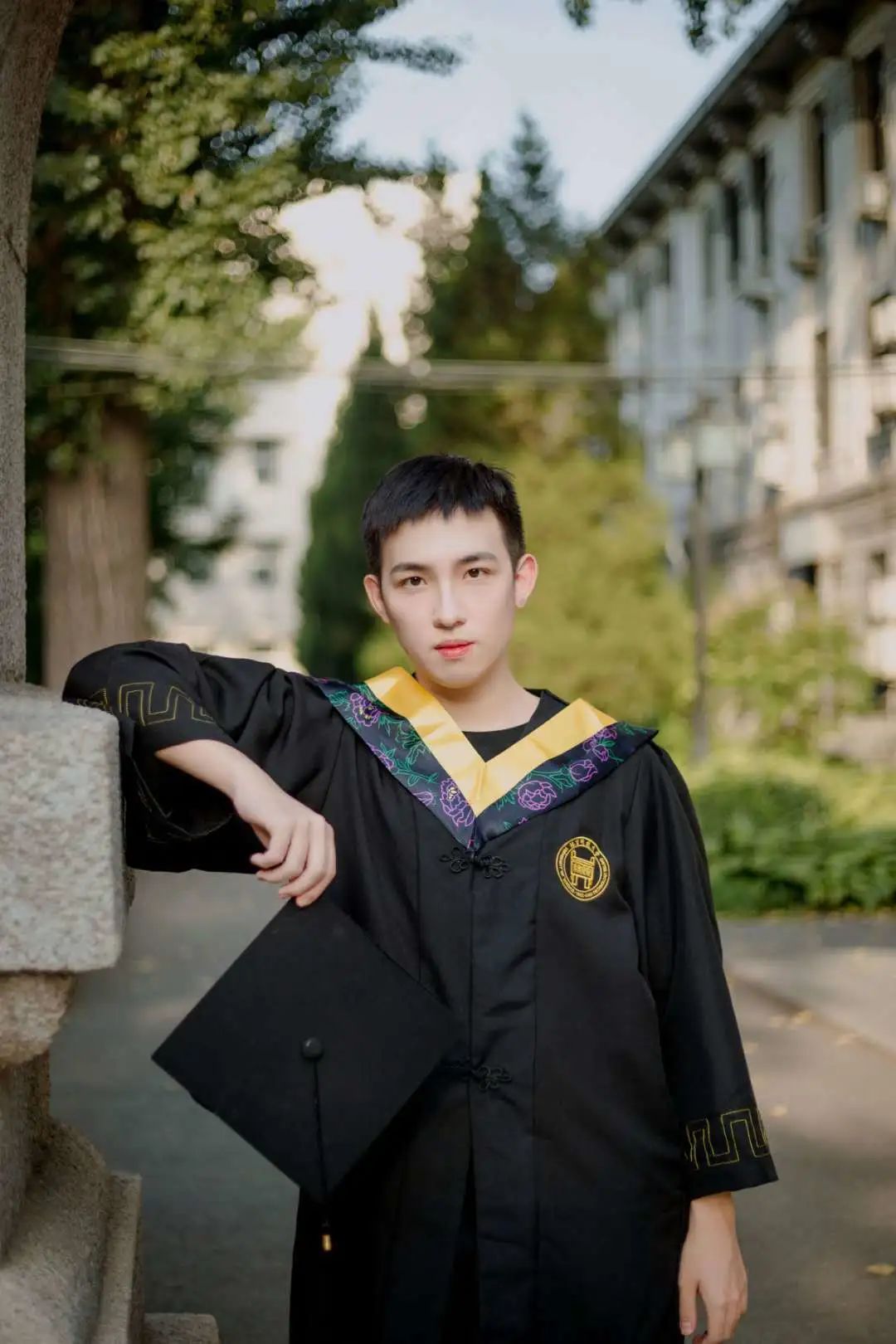 前要拍一张美美的毕业照在这个特别的毕业季留下一份最美的回忆sweet
