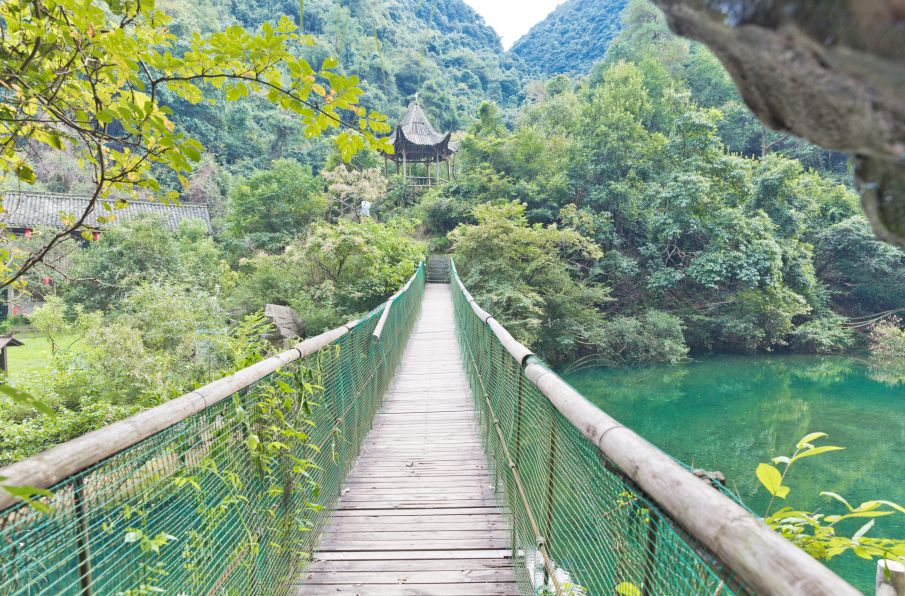 故又稱白龍潭山在西湖龍塢茶鎮內有一座龍門山西湖區白龍潭景區杭州