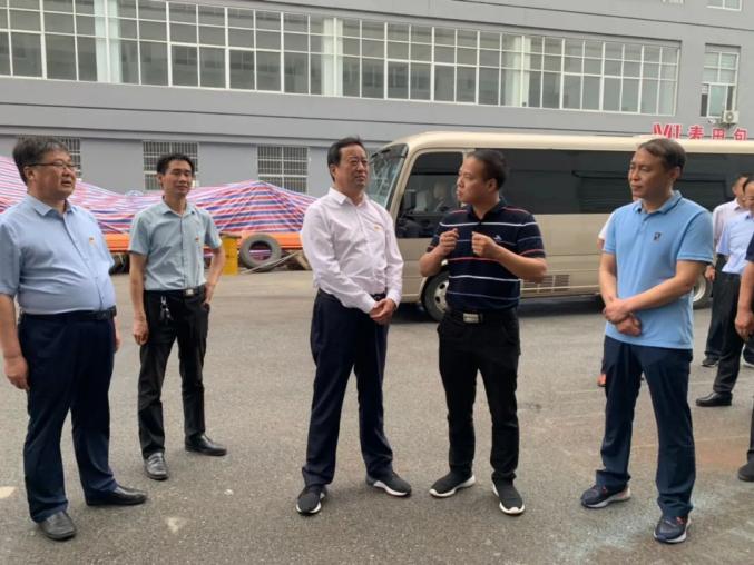 卧龙区委书记高贤信调研南阳光电产业集聚区和物流园区工作