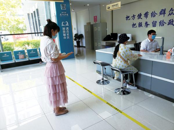 记者走访中了解到,"一米线"已经跳出机场,银行的"小圈子",出现在饭店