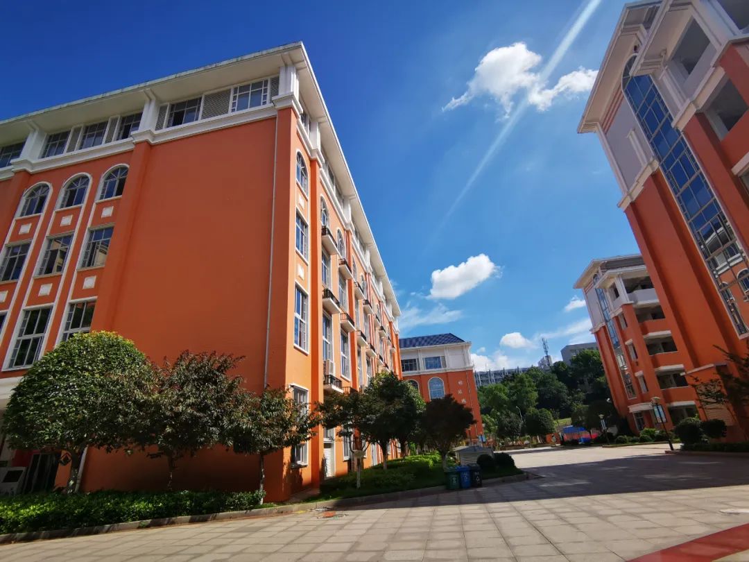 仰天湖桂花坪小学.拍摄者:欧阳雪梅